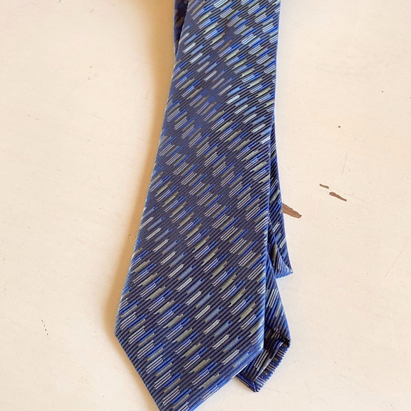 Jhane Barnes SilkTie • Italy - Picture 1 of 2